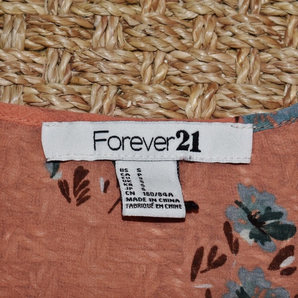 𝐅𝐎𝐑𝐄𝐕𝐄𝐑 𝟐𝟏 𝐅𝐥𝐨𝐫𝐚𝐥 𝐁𝐥𝐨𝐮𝐬𝐞 - Picture 2 of 3